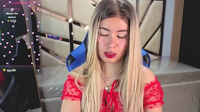 Kylia a online show from July 25, 1:30 pm