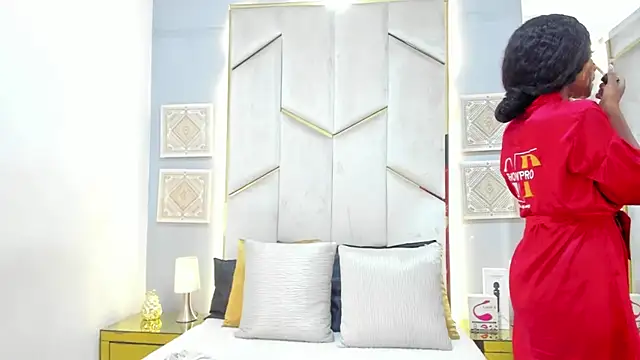 Snapshot of KarinaaCoxx chatting on April 5, 12:46 pm KarinaaCoxx online show from April 5, 12:46 pm