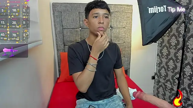 Little Twink19x online show from June 12, 7:46 pm