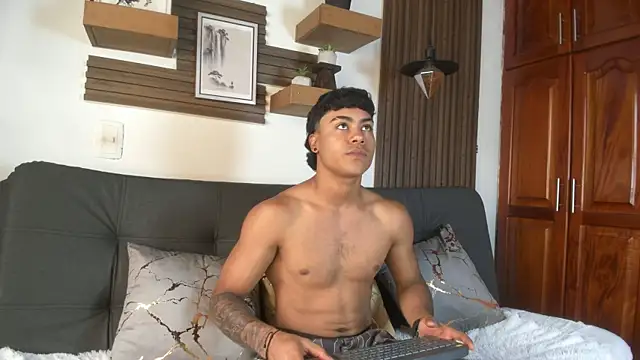 Snapshot of Jeremy_wallker chatting on March 27, 7:35 pm Jeremy wallker online show from March 27, 7:35 pm