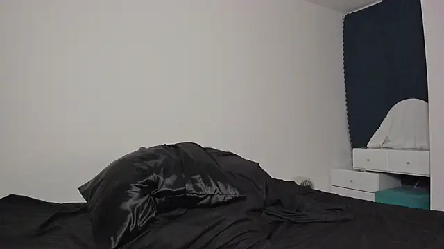 alphaandmuse online show from June 7, 3:43 am