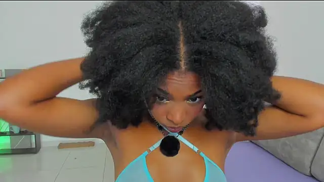 amatiisturr online show from March 10, 5:40 pm