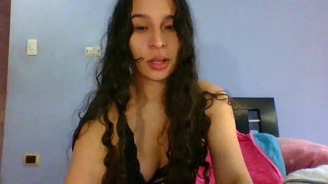 scarlettscottx  online show from May 4, 8:27 pm