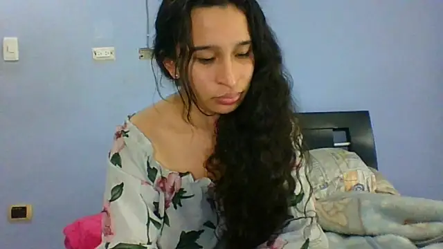 scarlettscottx  online show from May 14, 2:51 am