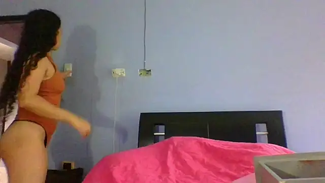 scarlettscottx  online show from May 17, 6:48 pm