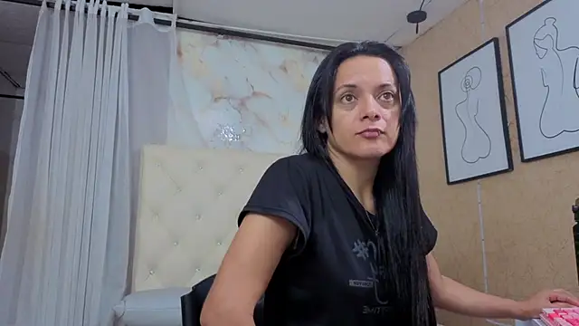 QueenSallyDesire online show from June 13, 10:24 am