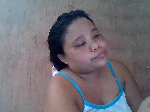 Snapshot of sweetlyn31 chatting on April 8, 5:40 am sweetlyn31 online show from April 8, 5:40 am