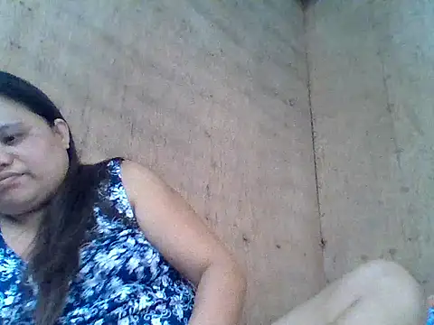 Snapshot of sweetlyn31 chatting on April 9, 6:19 am sweetlyn31 online show from April 9, 6:19 am
