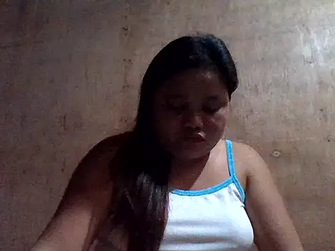 Snapshot of sweetlyn31 chatting on April 17, 12:52 pm sweetlyn31 online show from April 17, 12:52 pm