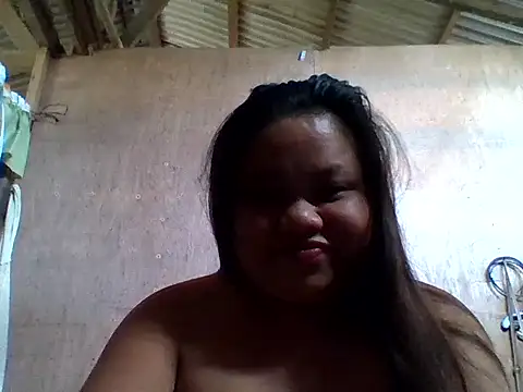 Snapshot of sweetlyn31 chatting on April 21, 3:02 am sweetlyn31 online show from April 21, 3:02 am