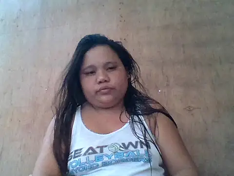 Snapshot of sweetlyn31 chatting on May 3, 4:18 am sweetlyn31 online show from May 3, 4:18 am