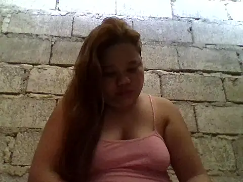 Snapshot of sweetlyn31 chatting on June 13, 11:35 pm sweetlyn31 online show from June 13, 11:35 pm