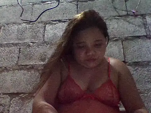 Snapshot of sweetlyn31 chatting on June 14, 10:12 pm sweetlyn31 online show from June 14, 10:12 pm