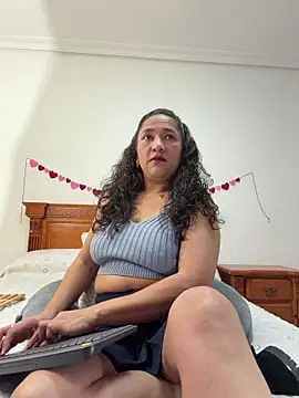 Snapshot of CrystalIvy chatting on March 10, 7:24 am CrystalIvy online show from March 10, 7:24 am