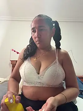 Snapshot of CrystalIvy chatting on March 24, 11:54 pm CrystalIvy online show from March 24, 11:54 pm