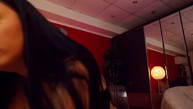 11vyanne online show from March 28, 5:29 am