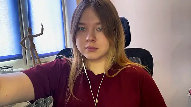 Snapshot of TomikoPfau chatting on February 23, 9:06 am TomikoPfau online show from February 23, 9:06 am