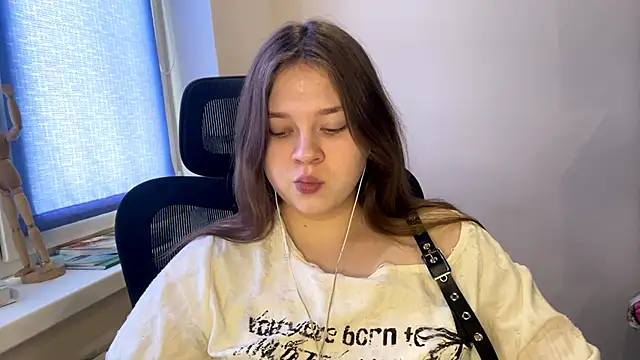 Snapshot of TomikoPfau chatting on March 5, 9:16 am TomikoPfau online show from March 5, 9:16 am