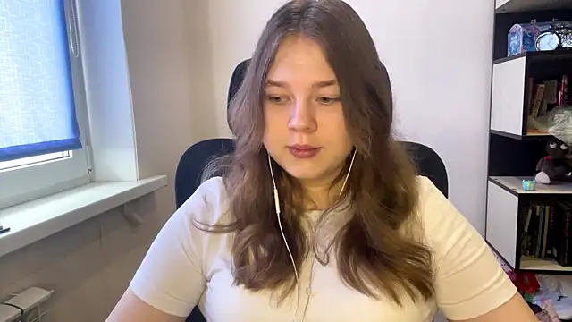 Snapshot of TomikoPfau chatting on March 13, 7:48 am TomikoPfau online show from March 13, 7:48 am