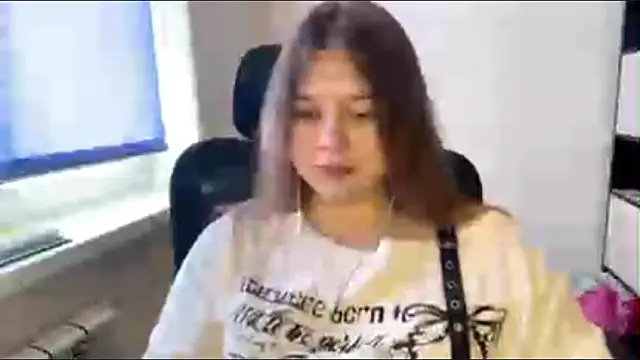 Snapshot of TomikoPfau chatting on March 17, 7:55 am TomikoPfau online show from March 17, 7:55 am