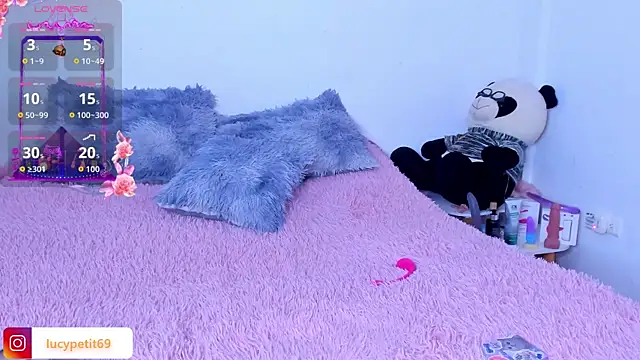 Snapshot of lucy_blush chatting on March 26, 1:17 pm lucy blush online show from March 26, 1:17 pm