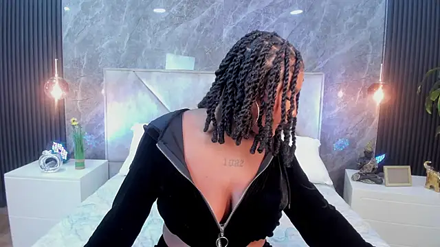 Snapshot of Emma_Dancer chatting on April 5, 1:19 pm Emma Dancer online show from April 5, 1:19 pm