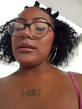 Snapshot of Emma_Dancer chatting on July 27, 12:12 pm Emma Dancer online show from July 27, 12:12 pm
