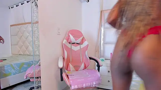 Snapshot of michelleblair1 chatting on March 24, 1:27 pm michelleblair1 online show from March 24, 1:27 pm