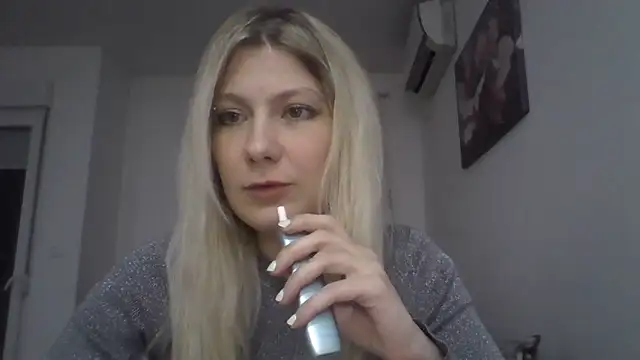 Snapshot of Foxy_Bright chatting on March 21, 7:17 pm Foxy Bright online show from March 21, 7:17 pm