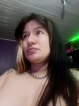 Snapshot of Persefone1331 chatting on March 15, 2:39 am Persefone1331 online show from March 15, 2:39 am