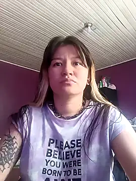 Snapshot of Persefone1331 chatting on March 22, 5:16 pm Persefone1331 online show from March 22, 5:16 pm