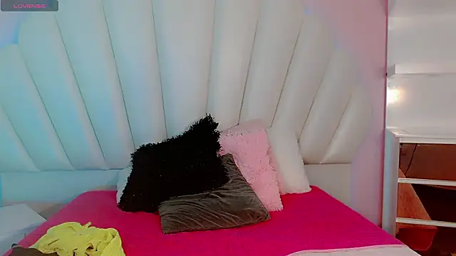 Snapshot of Daniiela_Ember chatting on March 9, 5:00 am Daniiela Ember online show from March 9, 5:00 am