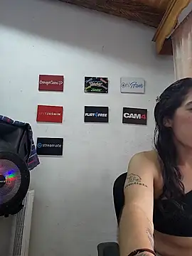 Snapshot of Agatha_xxx222 chatting on February 19, 8:27 pm Agatha xxx222 online show from February 19, 8:27 pm