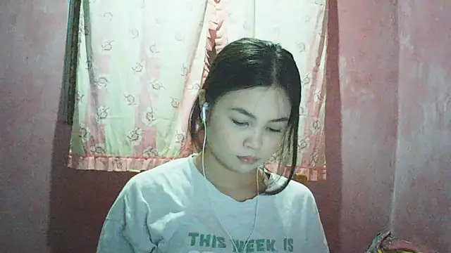 Snapshot of DessertFlower chatting on March 27, 2:39 am DessertFlower online show from March 27, 2:39 am