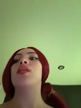 Snapshot of romanovanita chatting on March 5, 5:03 am romanovanita online show from March 5, 5:03 am