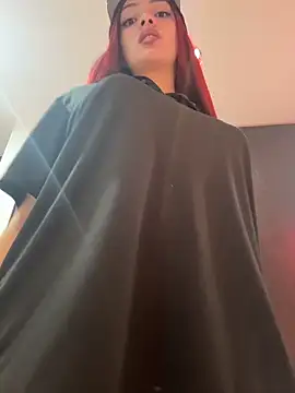 Snapshot of romanovanita chatting on March 20, 4:39 am romanovanita online show from March 20, 4:39 am