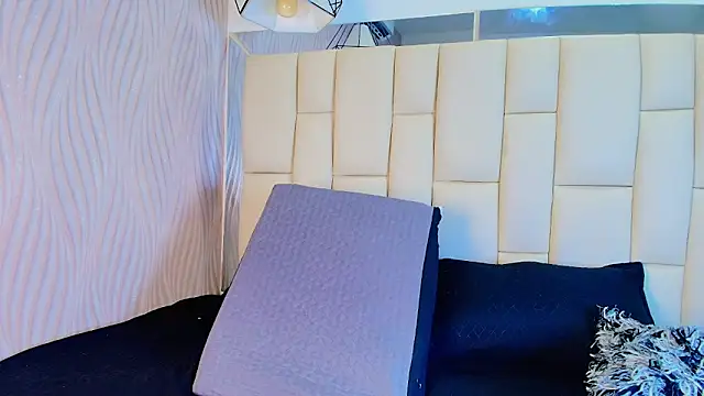 Snapshot of Lana_Sliim chatting on April 1, 12:06 pm Lana Sliim online show from April 1, 12:06 pm