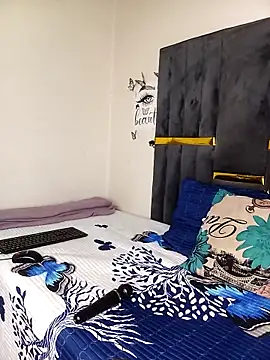 Divine Beautyxx online show from March 31, 12:12 am