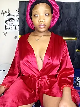 Snapshot of Divine_Beautyxx chatting on May 2, 4:12 pm Divine Beautyxx online show from May 2, 4:12 pm