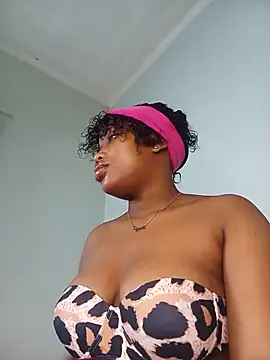 Snapshot of Divine_Beautyxx chatting on June 17, 3:53 am Divine Beautyxx online show from June 17, 3:53 am
