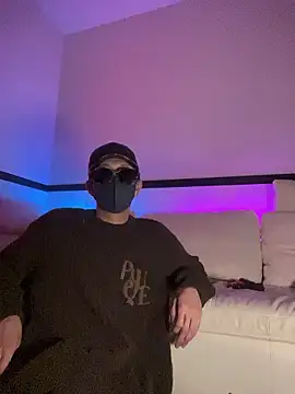 Snapshot of Yumemiru-k chatting on March 5, 10:55 am Yumemiru-k online show from March 5, 10:55 am