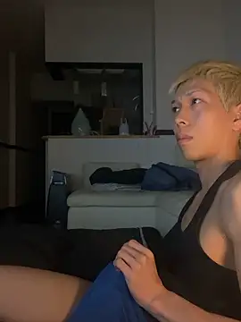 Snapshot of Yumemiru-k chatting on May 8, 4:34 pm Yumemiru-k online show from May 8, 4:34 pm