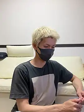 Snapshot of Yumemiru-k chatting on May 13, 8:23 am Yumemiru-k online show from May 13, 8:23 am