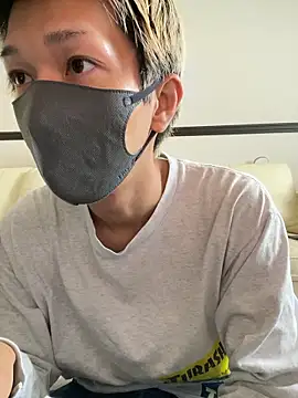 Snapshot of Yumemiru-k chatting on June 29, 2:18 am Yumemiru-k online show from June 29, 2:18 am