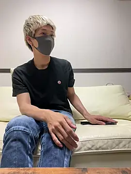 Snapshot of Yumemiru-k chatting on June 30, 9:43 am Yumemiru-k online show from June 30, 9:43 am