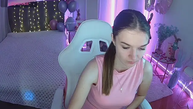 Ann Wood online show from March 18, 7:11 am