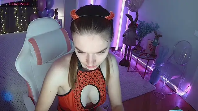 Ann Wood online show from March 25, 7:25 am