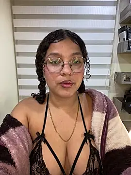 KendyLove  online show from May 9, 4:28 am