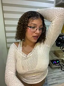 KendyLove  online show from May 11, 12:05 am