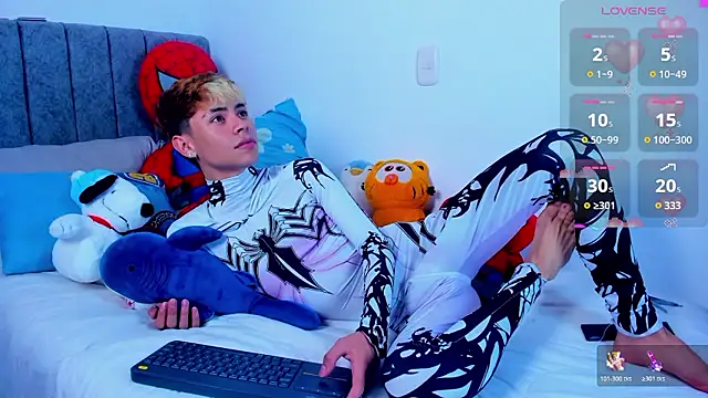 Snapshot of Callum_777 chatting on March 10, 5:34 am Callum 777 online show from March 10, 5:34 am